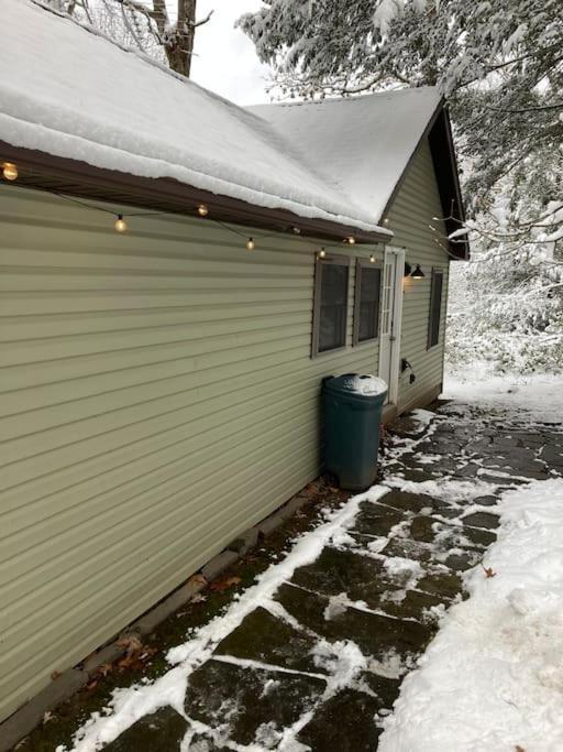 Peaceful Seasonal Wooded Cottage Close To Everything Tafton Bagian luar foto